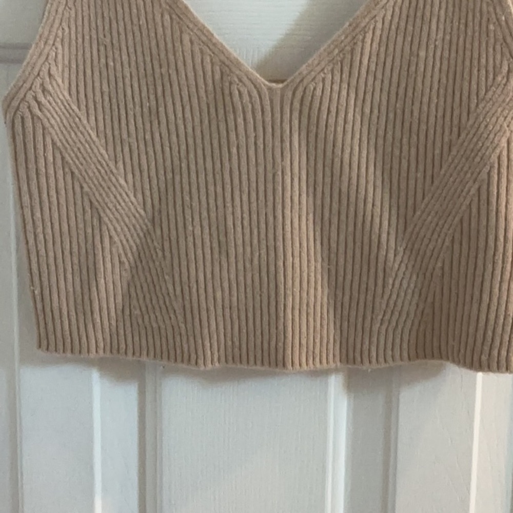 Lily Silk Oatmeal Cashmere Crop Top - Picture 3 of 9